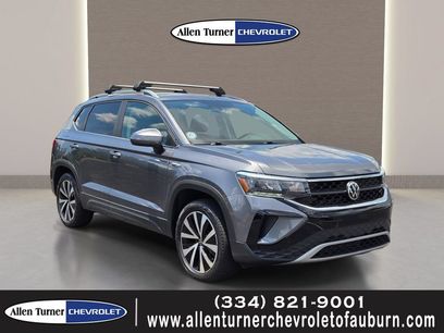 Used 2022 Volkswagen Taos SE w/ Panoramic Sunroof Package