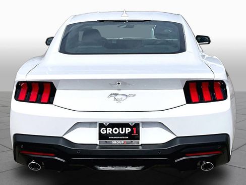 Used 2025 Ford Mustang Coupe RWD image 5