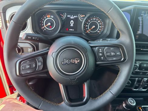 Used 2025 Jeep Wrangler Unlimited Sport AWD/4WD image 13