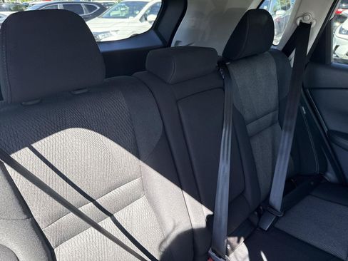 Used 2025 Nissan Rogue SV FWD image 25