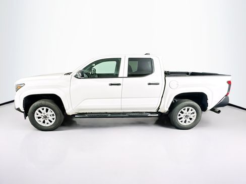 Used 2024 Toyota Tacoma SR RWD image 4