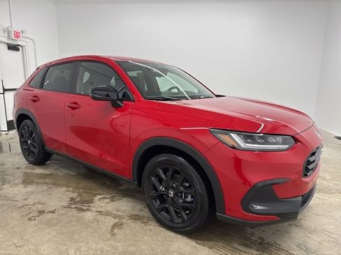 Certified 2025 Honda HR-V Sport image 3