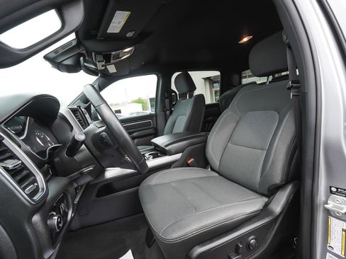 Used 2024 RAM 1500 Big Horn AWD/4WD image 32