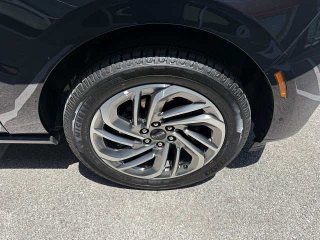 Used 2025 Lincoln Navigator Reserve AWD/4WD image 18