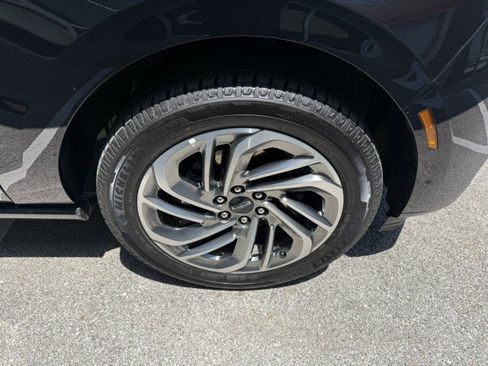 Used 2025 Lincoln Navigator Reserve AWD/4WD image 18