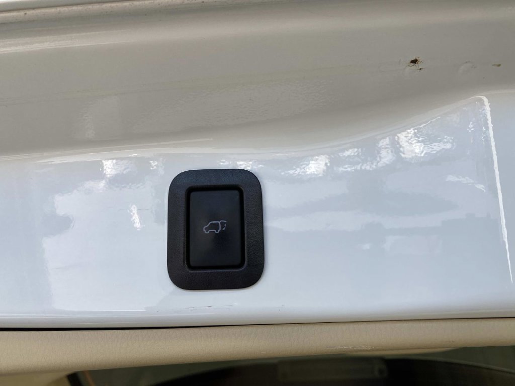 Used 2019 Toyota Highlander XLE AWD/4WD image 8