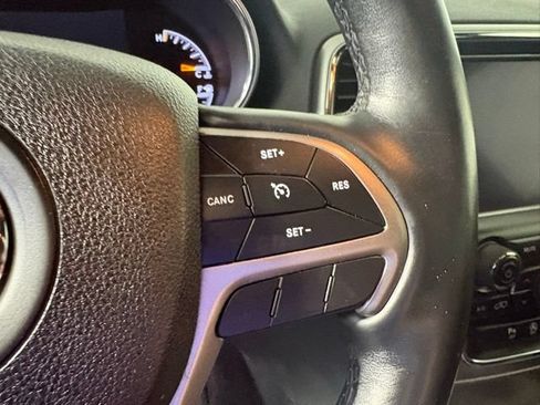 Certified 2018 Jeep Grand Cherokee Altitude AWD/4WD image 24