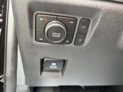 Used 2025 Ford Expedition Platinum AWD/4WD image 24