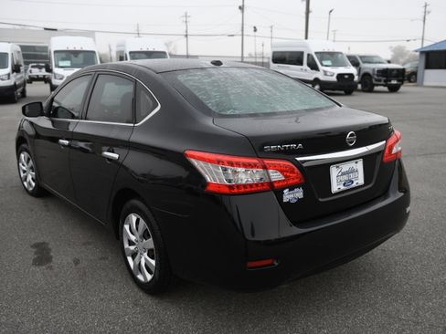 Used 2015 Nissan Sentra SV image 9