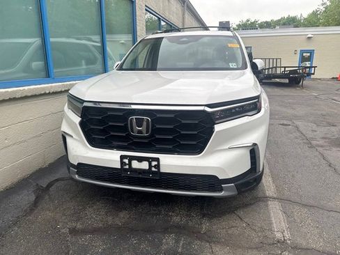 Used 2023 Honda Pilot Elite image 2