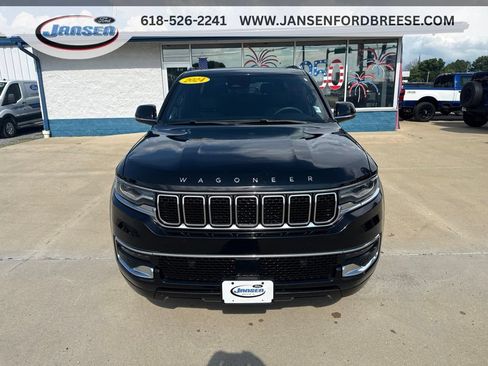 Used 2024 Jeep Wagoneer 4WD w/ Premium Group I image 2