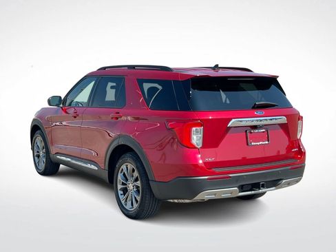Used 2023 Ford Explorer XLT w/ Equipment Group 202A AWD/4WD image 6