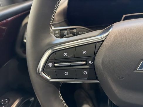 Used 2025 Chevrolet Traverse Z71 w/ Enhanced Driving Package image 32