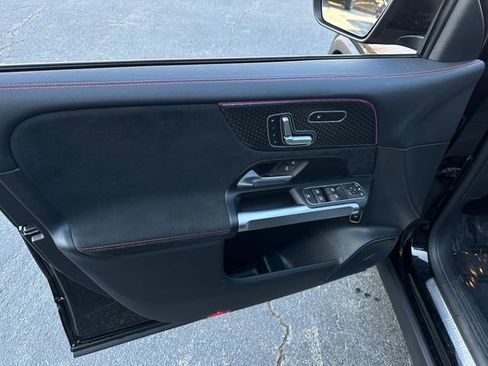 Used 2024 Mercedes-Benz GLB 250 GLB 250 image 13
