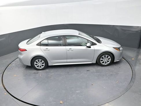 Used 2020 Toyota Corolla LE FWD image 18