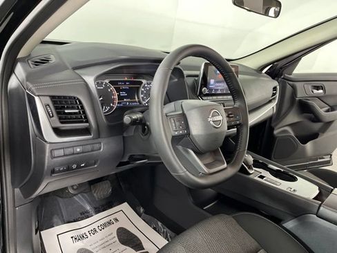 Certified 2026 Nissan Rogue SV FWD image 20