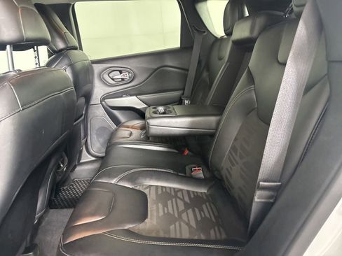 Used 2022 Jeep Cherokee Latitude w/ Sun & Sound Group AWD/4WD image 20