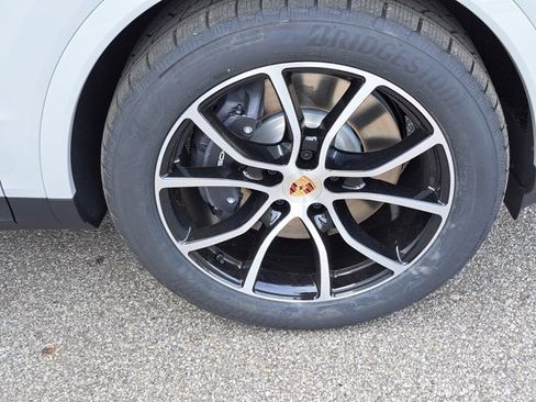 New 2026 Porsche Cayenne E-Hybrid image 13