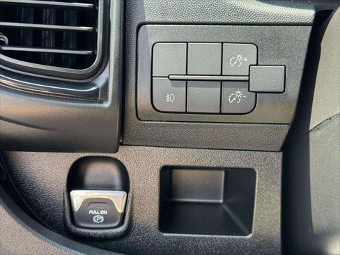 Used 2026 RAM ProMaster 2500 w/ Convenience Group FWD image 19