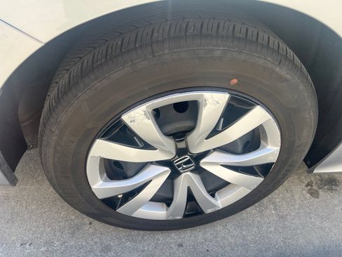 Used 2024 Honda Civic LX image 8