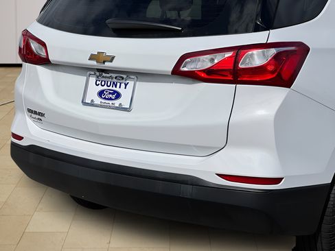Used 2020 Chevrolet Equinox LS FWD image 36