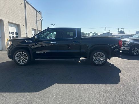 Used 2022 GMC Sierra 1500 Denali w/ Denali Premium Package AWD/4WD image 3