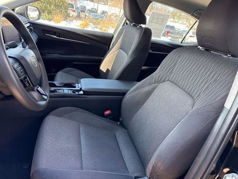 Used 2025 Toyota Camry LE image 21