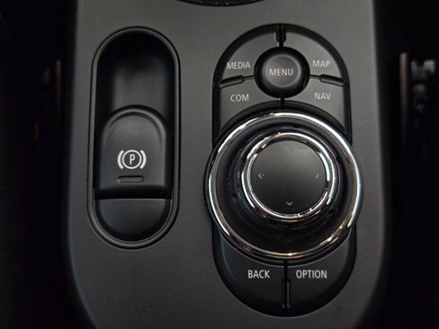 Used 2024 MINI Cooper SE image 33