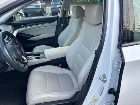 Used 2020 Honda Accord Touring image 14