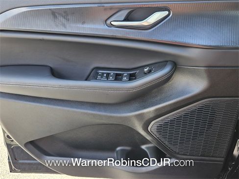 New 2025 Jeep Grand Cherokee Altitude image 25