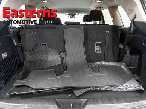 Used 2023 Subaru Ascent Premium AWD/4WD image 9