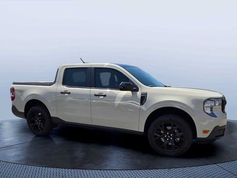 Used 2025 Ford Maverick XLT w/ Black Appearance Package AWD/4WD image 2