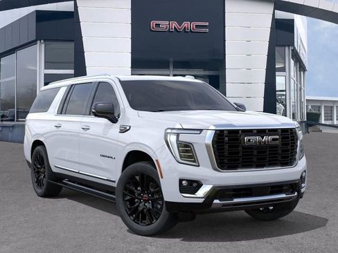 New 2026 GMC Yukon XL Denali w/ Denali Reserve Package AWD/4WD image 7