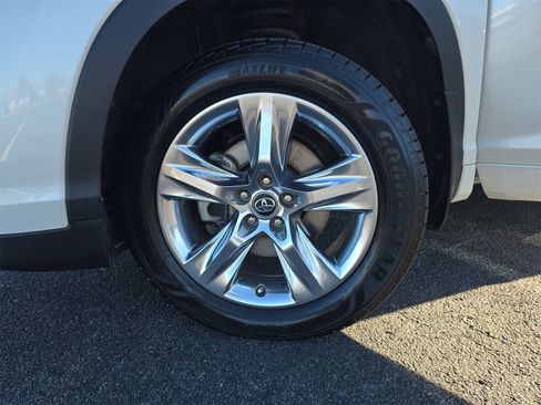 Used 2018 Toyota Highlander Limited image 28