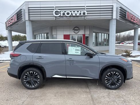 New 2026 Nissan Rogue Platinum image 3