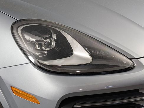 Certified 2022 Porsche Cayenne Coupe AWD/4WD image 15