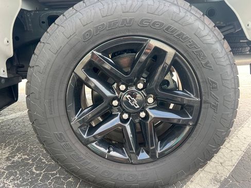 Used 2022 Chevrolet Silverado 1500 LT Trail Boss w/ Convenience Package II AWD/4WD image 23