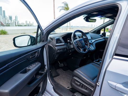 Used 2025 Honda Odyssey Sport-L image 30