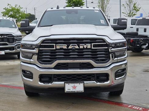 New 2026 RAM 3500 Tradesman AWD/4WD image 4