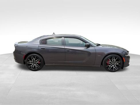 Used 2016 Dodge Charger R/T RWD image 2