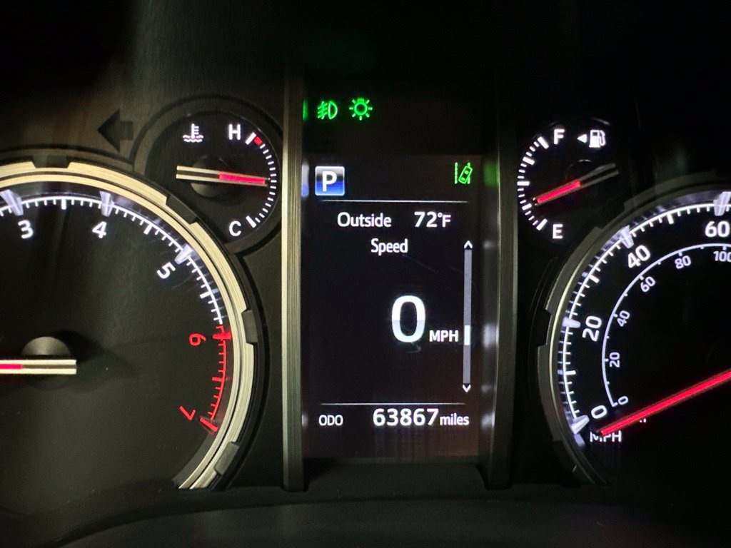 Used 2022 Toyota 4Runner TRD Off-Road AWD/4WD image 25