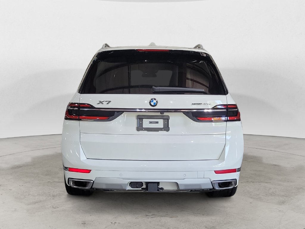 Used 2025 BMW X7 xDrive40i AWD/4WD image 4