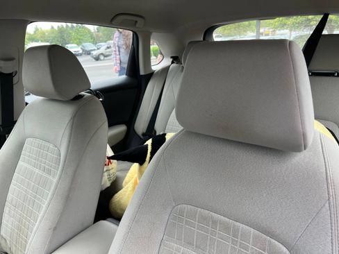 Used 2024 Honda HR-V LX image 9