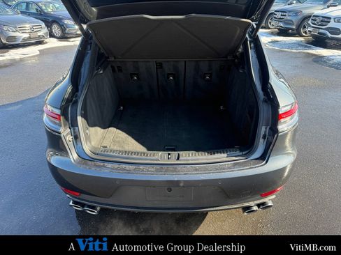 Used 2020 Porsche Macan image 24