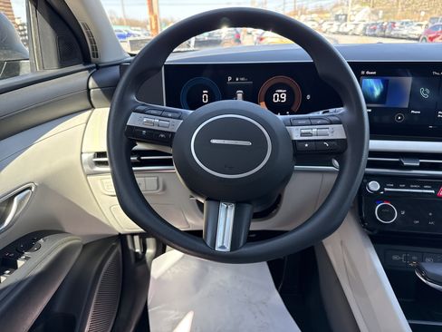 Certified 2025 Hyundai Tucson SEL image 17