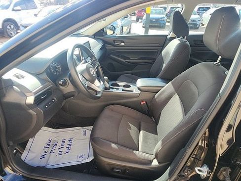 Used 2025 Nissan Altima 2.5 SV image 19