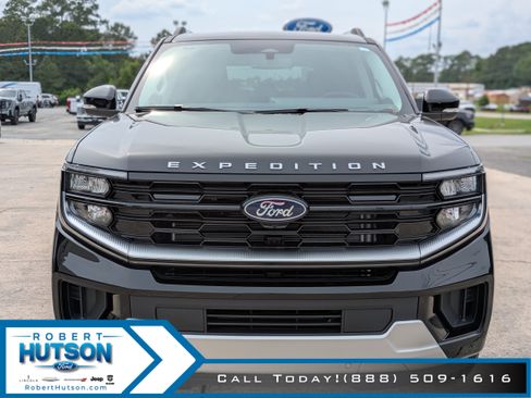 New 2026 Ford Expedition Platinum AWD/4WD image 3