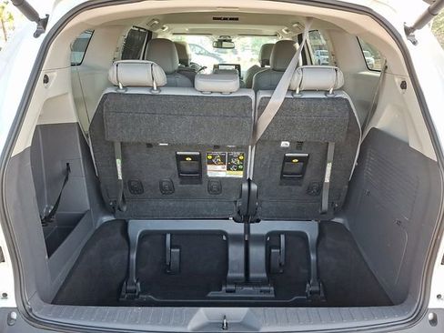 Used 2024 Toyota Sienna XLE image 28