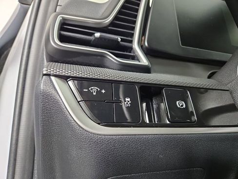 Certified 2025 Kia Sportage LX image 29