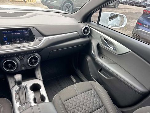 Used 2020 Chevrolet Blazer LT FWD image 20